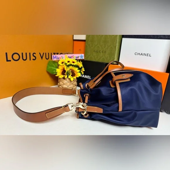 🆕DOONEY & BOURKE Drawstring Bucket Bag ~Navy blue~ - Picture 13 of 17